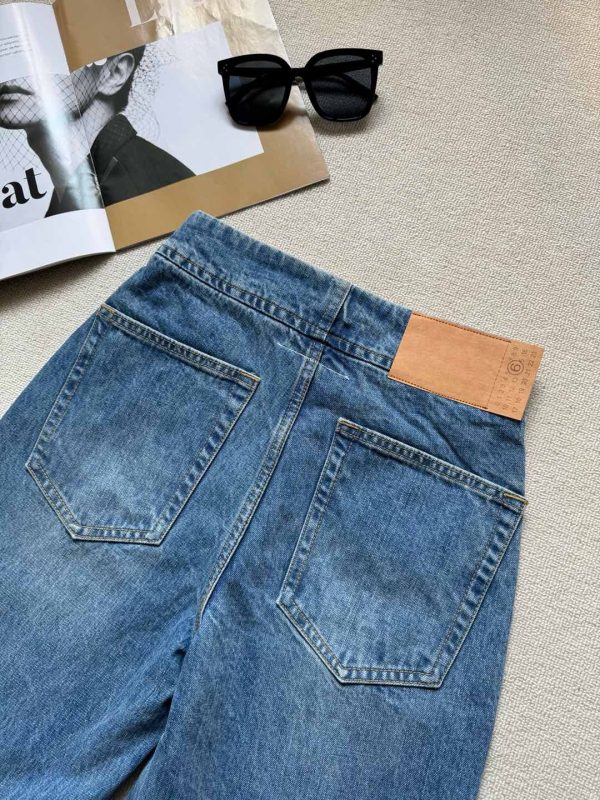 MM6 Early Spring New Item: Button-Fly High-Waist Slim-Fit Ripped Versatile Slightly Curved Denim Jeans