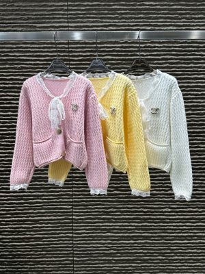 Chanel Autumn/Winter new lace patchwork knitted cardigan, free brooch included