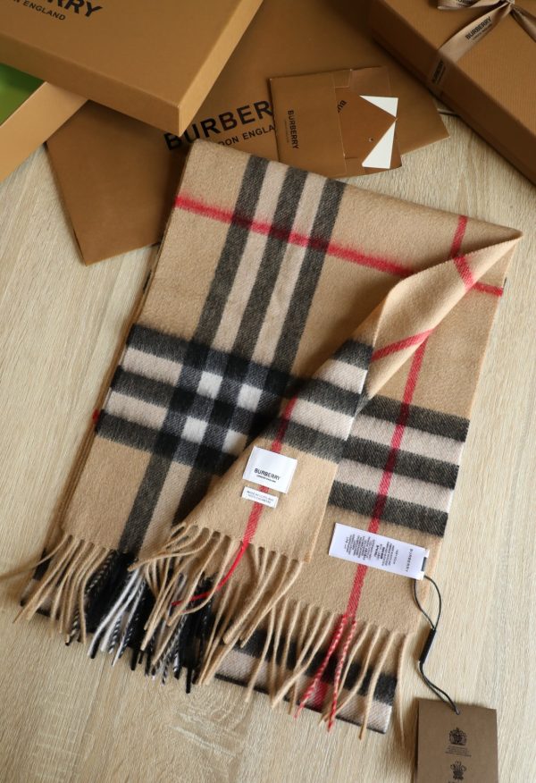 Burberry cashmere scarf