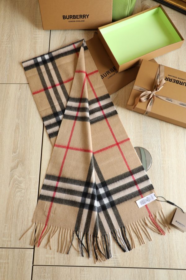 Burberry cashmere scarf