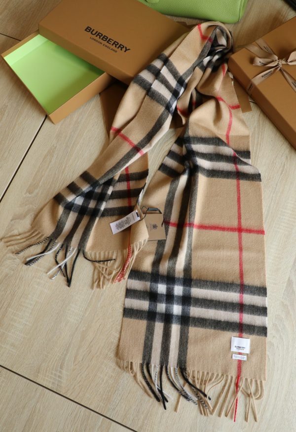 Burberry cashmere scarf
